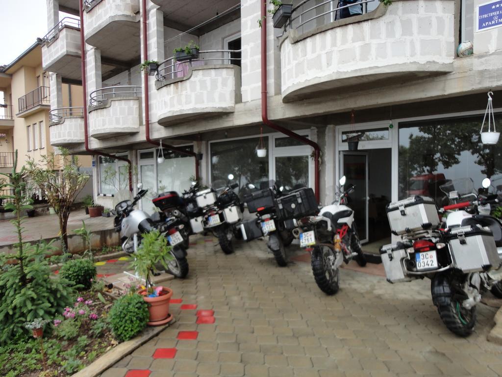 Apartmani Bakule Pestani Exterior photo